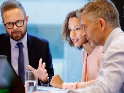 XRP vs Dogecoin: Mana Cryptocurrency yang Lebih Menjanjikan untuk Jadi Jutawan?