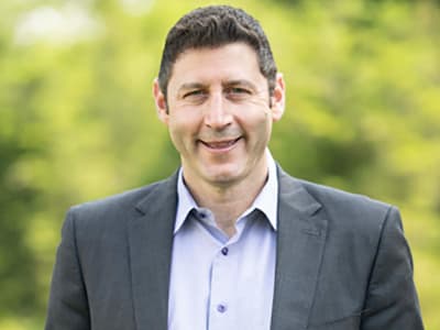 Mengoptimalkan Layanan Manajemen Kekayaan dengan Teknologi Terintegrasi untuk Kenyamanan Klien