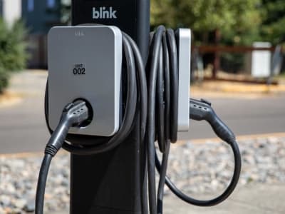 Blink Dapat Sertifikasi Penting, Dorong Pengisian Mobil Listrik Lebih Aman