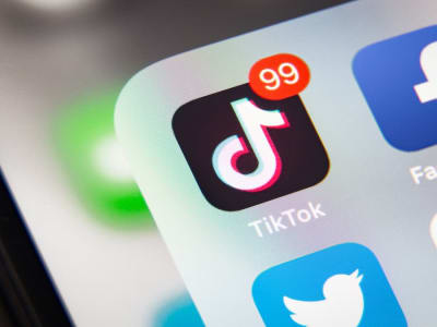 Trump Perpanjang Tenggat Waktu Jual TikTok, AS dan China Terus Negosiasi