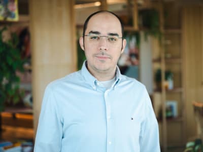 Hiverge: Menyulap AI Canggih Jadi Solusi Algoritma Mudah untuk Bisnis Kecil