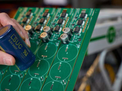 Inovasi Material Superkapasitor Baru Bisa Gantikan Baterai Konvensional