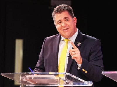 Kontrak Pelatihan Sniper Kontroversial di Tengah Ketegangan Politik Amerika