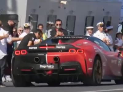 Fabio Barone Memecahkan Rekor Kecepatan Mobil di Dek Kapal Induk Italia