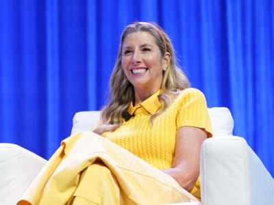 Dari Penjual Mesin Faks ke Miliarder: Kisah Sukses Sara Blakely dan Spanx