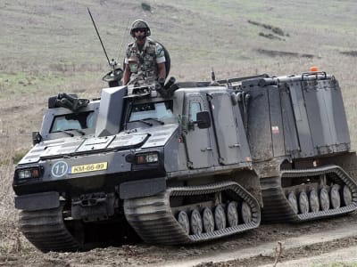 BvS10: Kendaraan Lapis Baja Amfibi Multi-fungsi untuk Medan Berat Militer