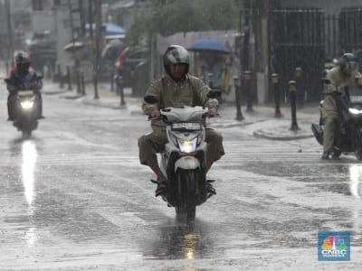 BMKG Waspadai Dua Siklon Tropis Picu Cuaca Ekstrem di Indonesia