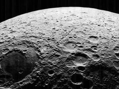 Penemuan Longsor Aktif Tunjukkan Bulan Masih Aktif Secara Geologis