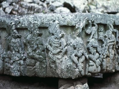 Bahasa Isyarat Tersembunyi di Altar Q: Membaca Kalender Maya Lewat Tangan