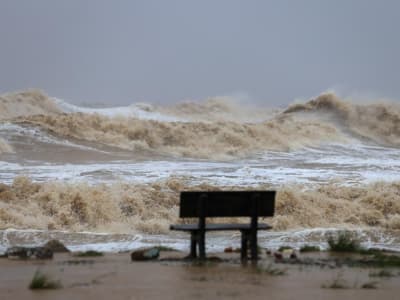 BMKG Peringatkan Dampak Siklon Ragasa dan Cuaca Ekstrem di Indonesia