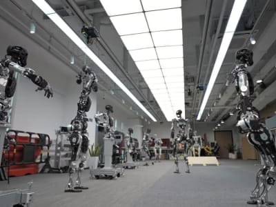 Adam, Robot Humanoid Berjalan Alami dengan Pembelajaran Penguatan dari PND Robotics