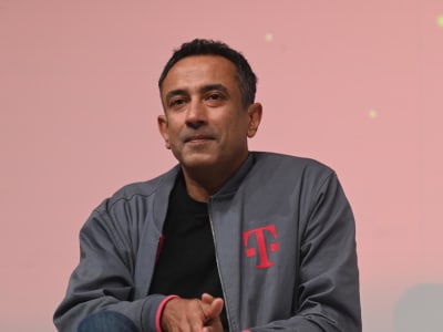 Srini Gopalan Gantikan Mike Sievert, Hadapi Persaingan Baru di T-Mobile