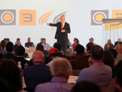 Pasar Kripto Anjlok, Perusahaan Bitcoin Mengalami Tekanan Besar