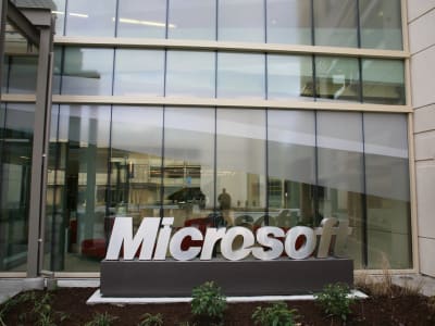 Microsoft Investasi Rp 493.35 triliun ($30 Miliar)  Perkuat AI dan Virtual Reality di Inggris
