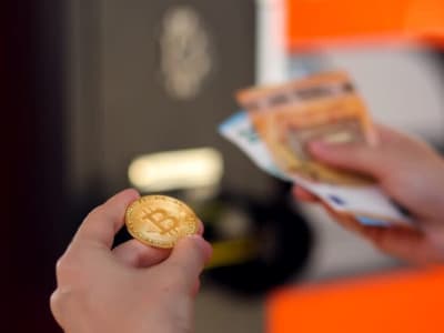 Senator Cynthia Lummis Tuntut Atasi Penipuan Mesin ATM Bitcoin di Wyoming