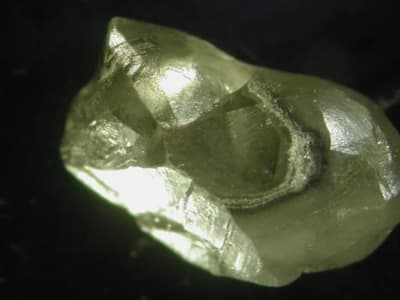 Penemuan Baru dalam Berlian Ungkap Rahasia Mantel Bumi yang Dalam