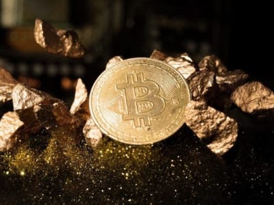 Konsolidasi Pasar Cryptocurrency: Tantangan dan Peluang di Tengah Likuidasi Besar