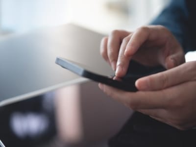 Mengapa Aplikasi Vibe Coding AI di Mobile Belum Populer dan Masa Depannya