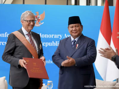 Prabowo Berikan Bintang Jasa Utama untuk Bill Gates Atas Kontribusinya