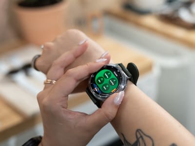 Apple Buka Akses Notifikasi iPhone ke Smartwatch Non-Apple Karena Regulasi EU