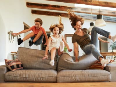 Disney Naikkan Harga Streaming, Bisakah Pengguna Tetap Bertahan?