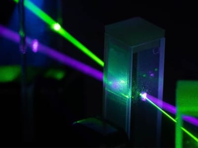 Router Fotonik Baru Dorong Internet Kuantum Dengan Akurasi Lebih Dari 99%