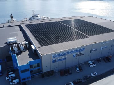 Rekor Dunia Panel Surya Vertikal Terbesar Memaksimalkan Energi di Tromsø