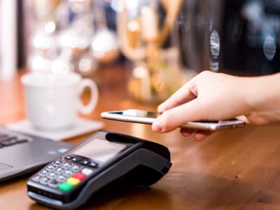 Kemitraan Valor PayTech dan 4LeafLabs Hadirkan Solusi POS Terjangkau untuk UMKM