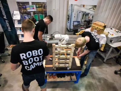 China Bangun Boot Camp Robot Besar untuk Percepat Inovasi AI Humanoid