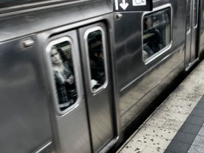 Kampanye Besar Iklan AI Friend Memicu Kontroversi dan Perdebatan Privasi di NYC