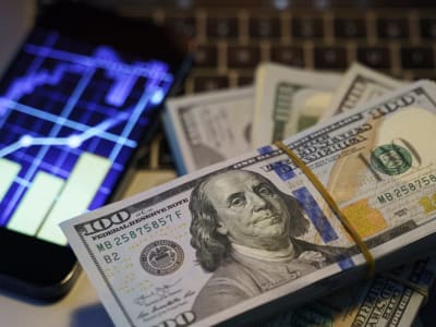 Dua Saham Pertumbuhan dengan AI: Peluang Besar di Pasar E-Commerce dan Pendidikan