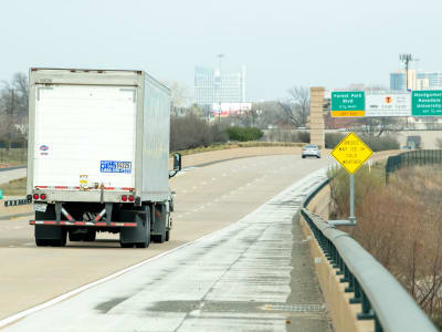Barrett Directline Gabung dengan C&M Transport untuk Perluas Jangkauan Pengiriman