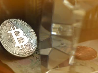 Penutupan Pemerintah AS Picu Kegelisahan di Pasar Kripto dan Emas Meroket