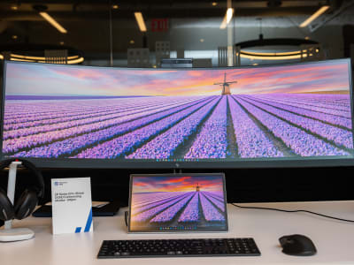 HP Perkenalkan Monitor Ultrawide 49 Inci dengan Webcam Tersembunyi untuk Kantor