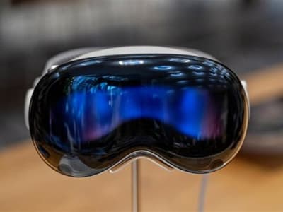 Apple Tunda Vision Pro Demi Kacamata Pintar Lawan Ray-Ban Meta