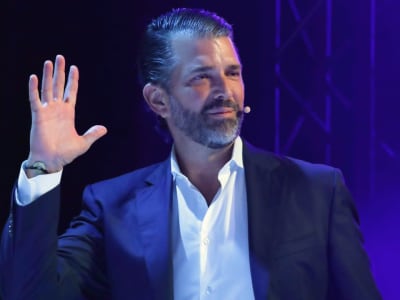 Keluarga Trump Siapkan Kartu Debit Kripto untuk Mudahkan Transaksi Sehari-hari