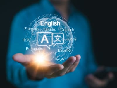 China Kembangkan Kacamata Pintar dan Earbud AI untuk Terjemahan Bahasa Instan