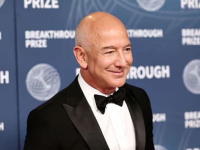 Jeff Bezos Prediksi Jutaan Orang Hidup di Luar Angkasa dalam 20 Tahun