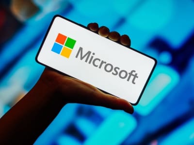 Microsoft Terus Tumbuh Pesat Berkat Cloud dan AI, Saham Melambung 45%