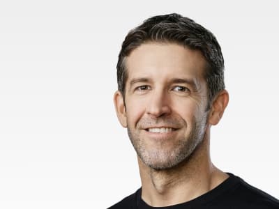 John Ternus Calon Kuat CEO Baru Apple Siap Pimpin Era Inovasi