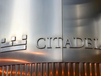 Ken Griffin Waspadai Peralihan Besar dari Dolar ke Bitcoin dan Emas Rekor