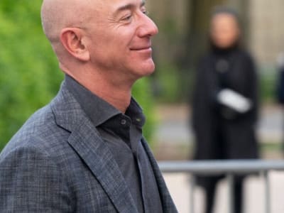 Jeff Bezos Sarankan Gen Z Kumpulkan Pengalaman Kerja Sebelum Mulai Startup