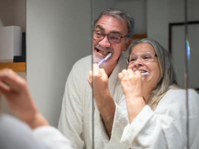 Mengapa Wanita Hidup Lebih Panjang? Ini Alasan Ilmiahnya