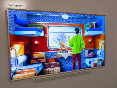 Diskon Besar TV Samsung Frame Pro dengan Fitur Seni Canggih dan Panel Matte