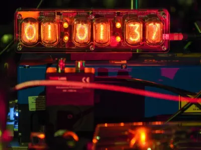 Teknologi Baru Jam Atom MIT Gandakan Akurasi dengan Kurangi Noise Kuantum