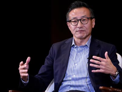 Joe Tsai: Perlombaan AI Adalah Maraton, Fokus pada Adopsi Bukan Ukuran Model