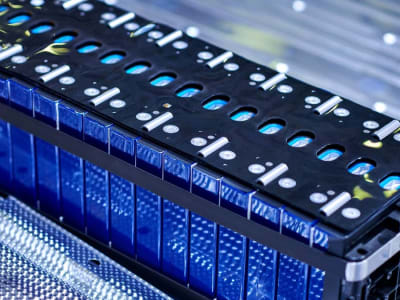 Teknik Sintering Tekanan Cepat Percepat Baterai Solid-State Masa Depan