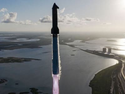 Keberhasilan Uji Terbang Starship Flight 11 Dorong Misi Bulan dan Mars Lebih Dekat