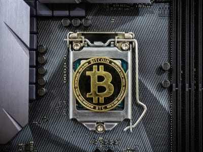 Emas Naik Tinggi, Haruskah Investor Masih Anggap Bitcoin Emas Digital?