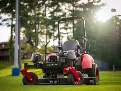 Honda Luncurkan Mesin Pemotong Rumput Otonom untuk Bisnis Lanskap